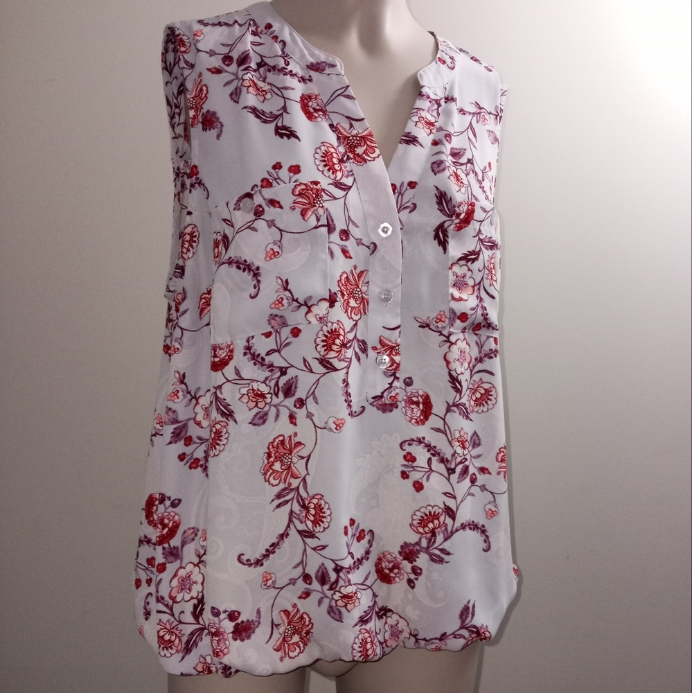 Soho sleeveless blouse size large lilac purple and floral print